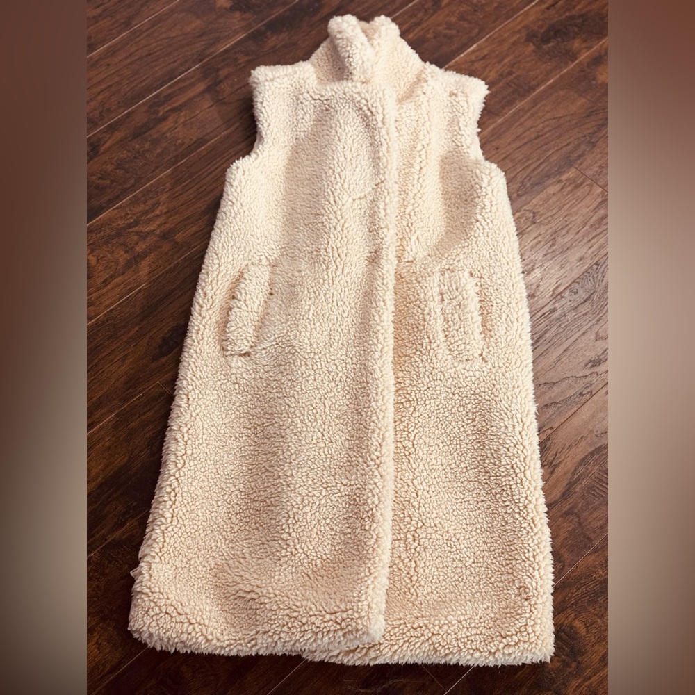Cozy Sherpa Vest in Cream